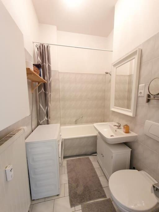 2 Room Apartment Near Station Neustadt In Dresden Neustadt Exterior photo